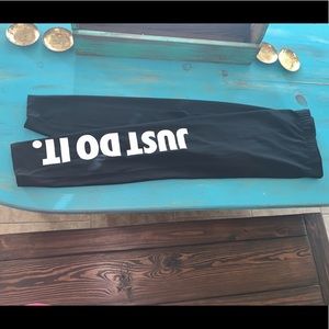 Black ankle length NIKE leggings XXL